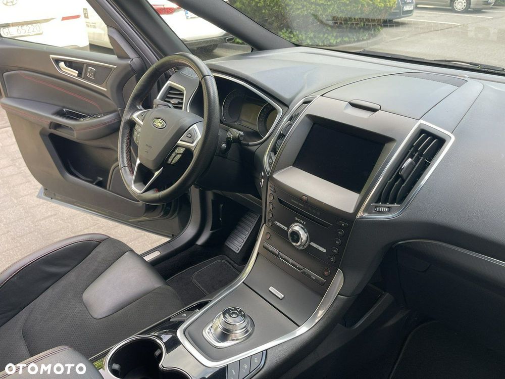 Ford S-Max - 31