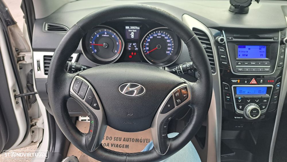 Hyundai i30 SW 1.6 CRDi Style - 35