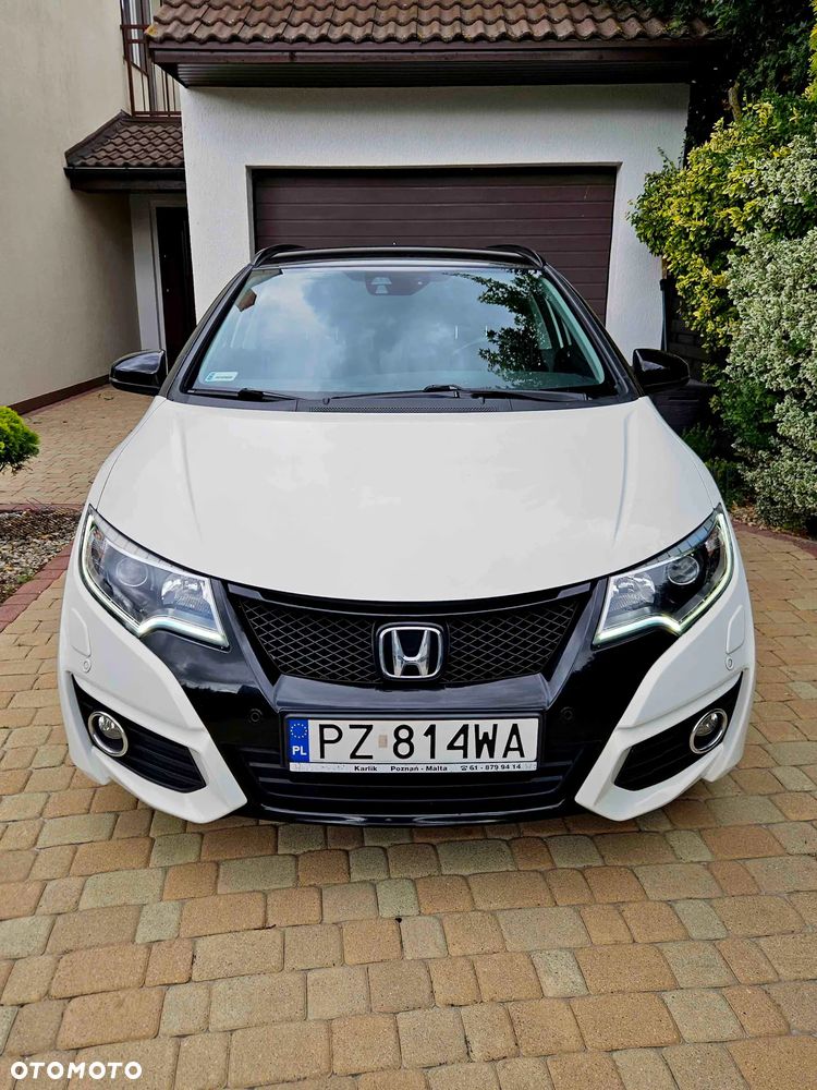 Honda Civic 1.8 Elegance (Honda Connect+) - 2