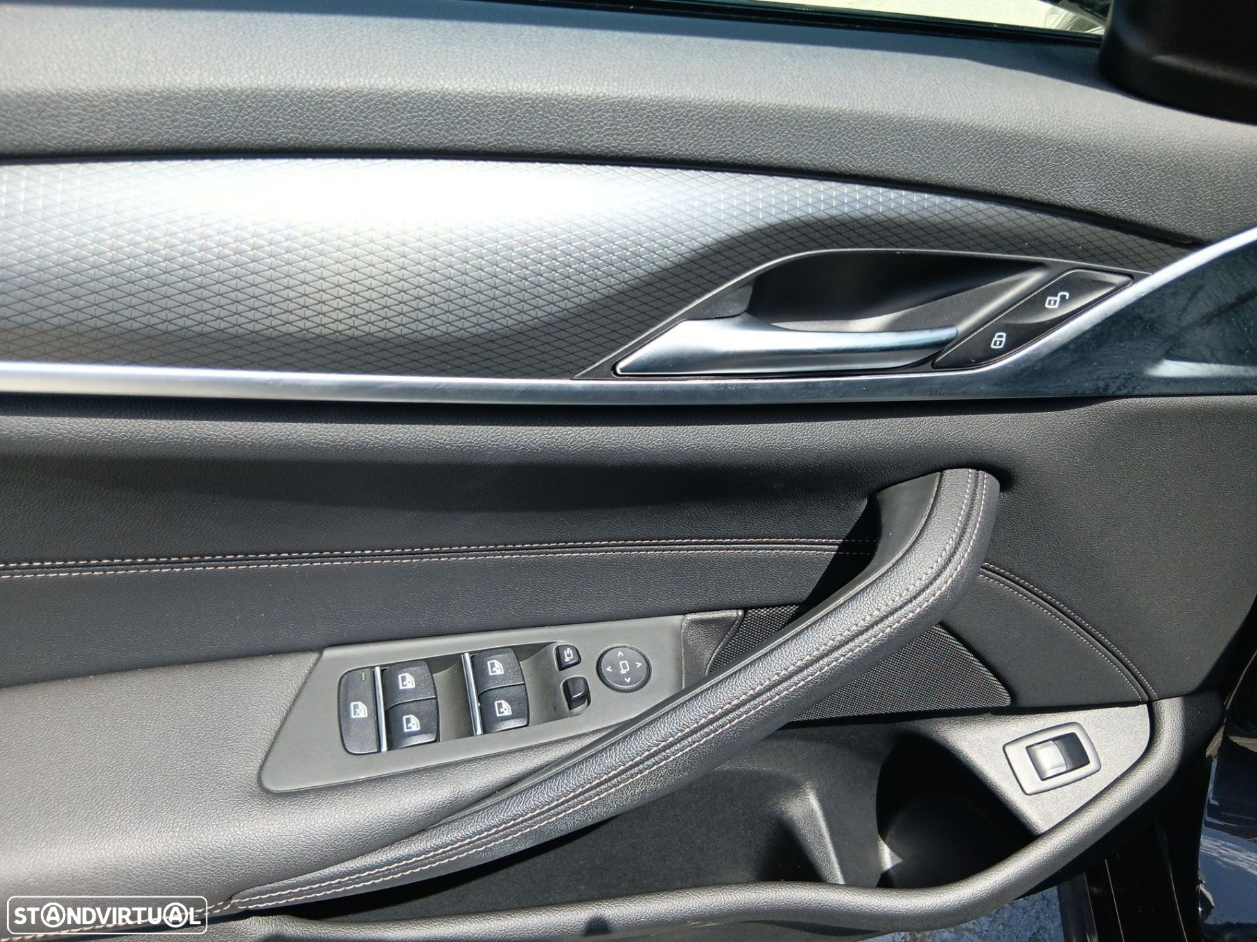 BMW 520 d Pack Desportivo M Auto - 16
