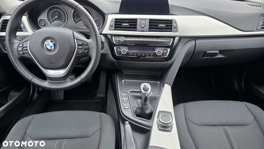 BMW Seria 3 318d Sport Line - 16