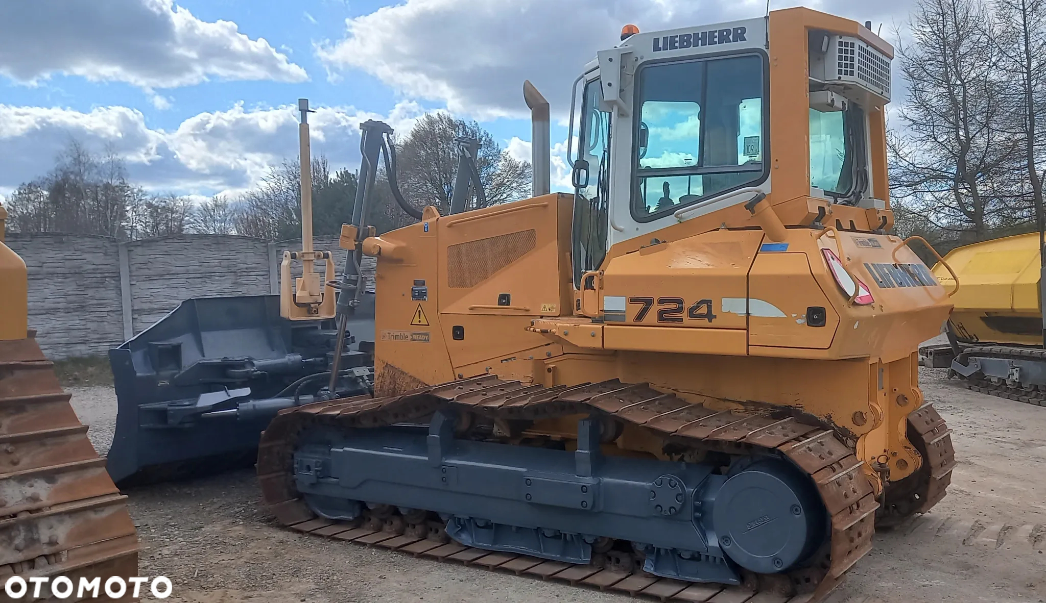Niwelacja GCS 900  3D trimble z tachymetrem Trimble SPS930 RADIO LUSTRO MONITOR CB430 - 12