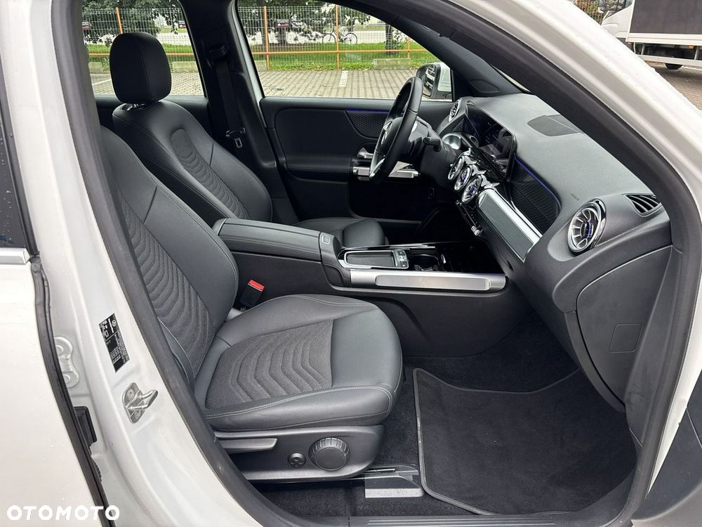 Mercedes-Benz EQB 250+ - 15