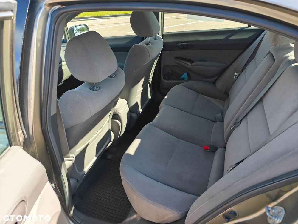 Honda Civic 1.8 Executive - 9