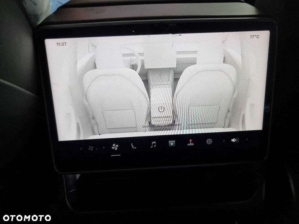Tesla Model 3 - 35