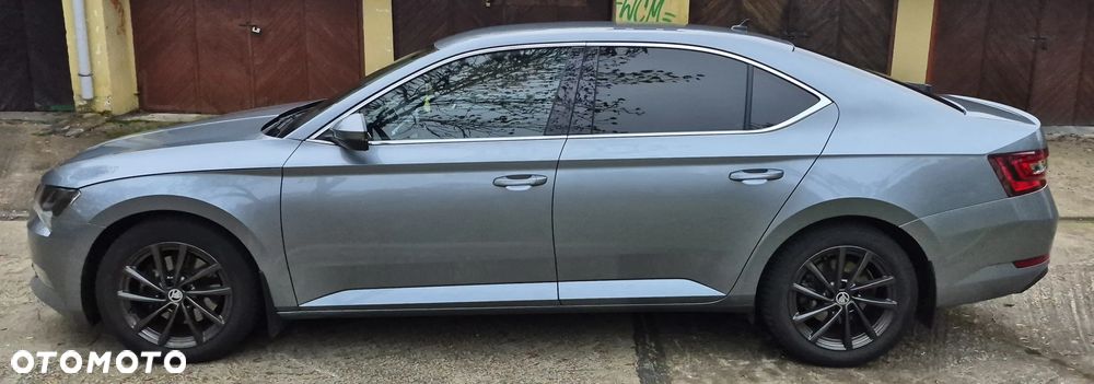 Skoda Superb 2.0 TDI Ambition DSG - 15