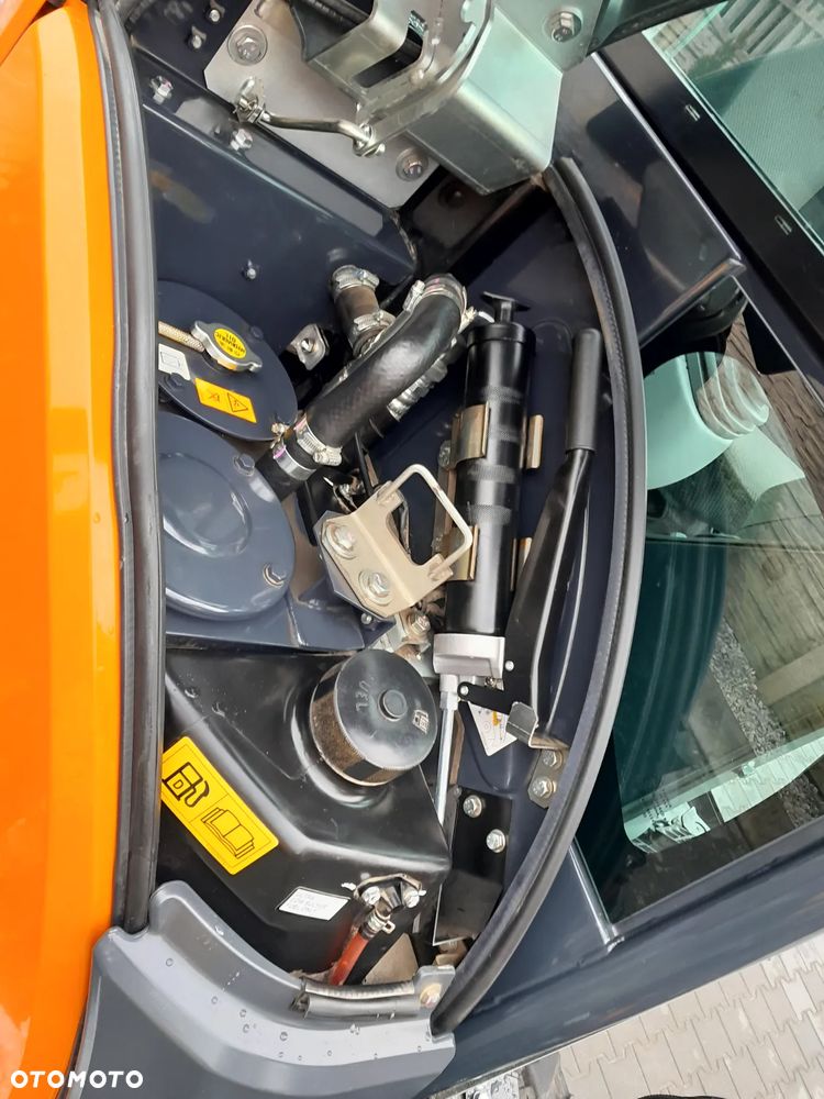 Hitachi ZX33U-6 - 12