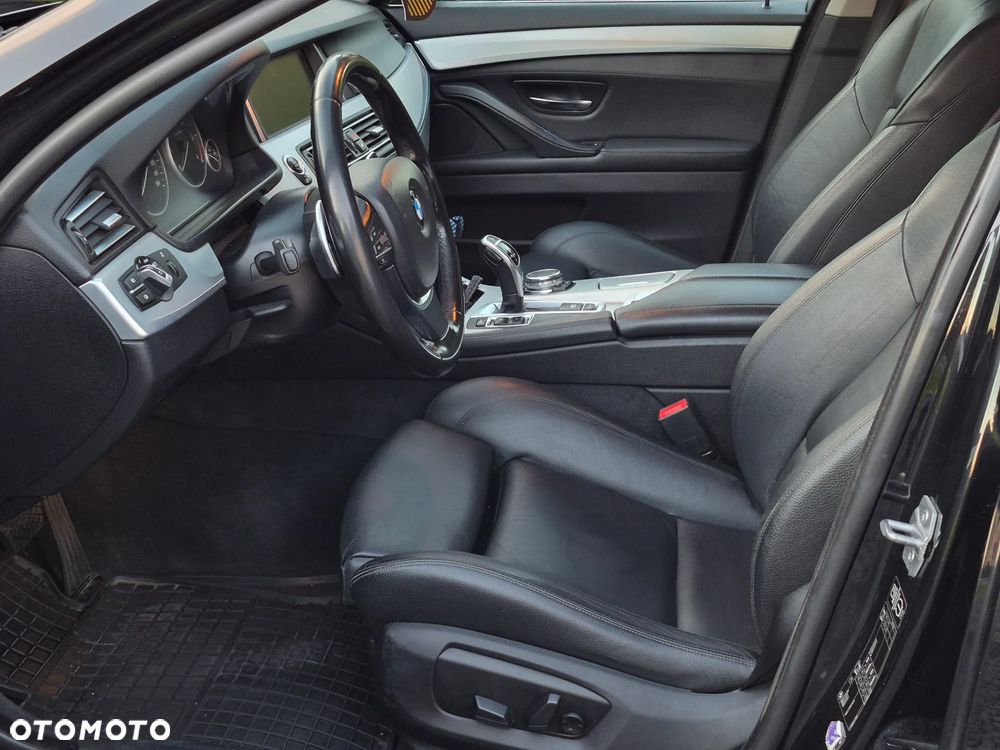 BMW Seria 5 525d - 11