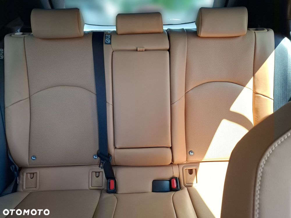 Lexus UX - 32