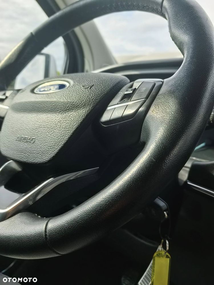 Ford Tourneo Custom - 9