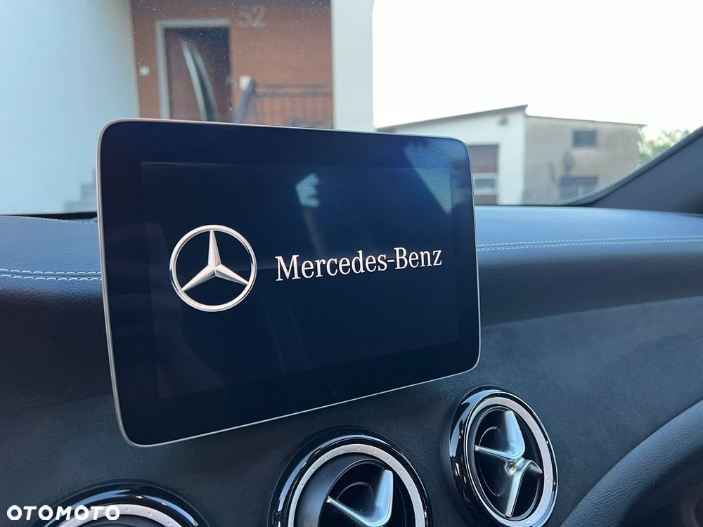 Mercedes-Benz Klasa A 180 7G-DCT AMG Line - 20