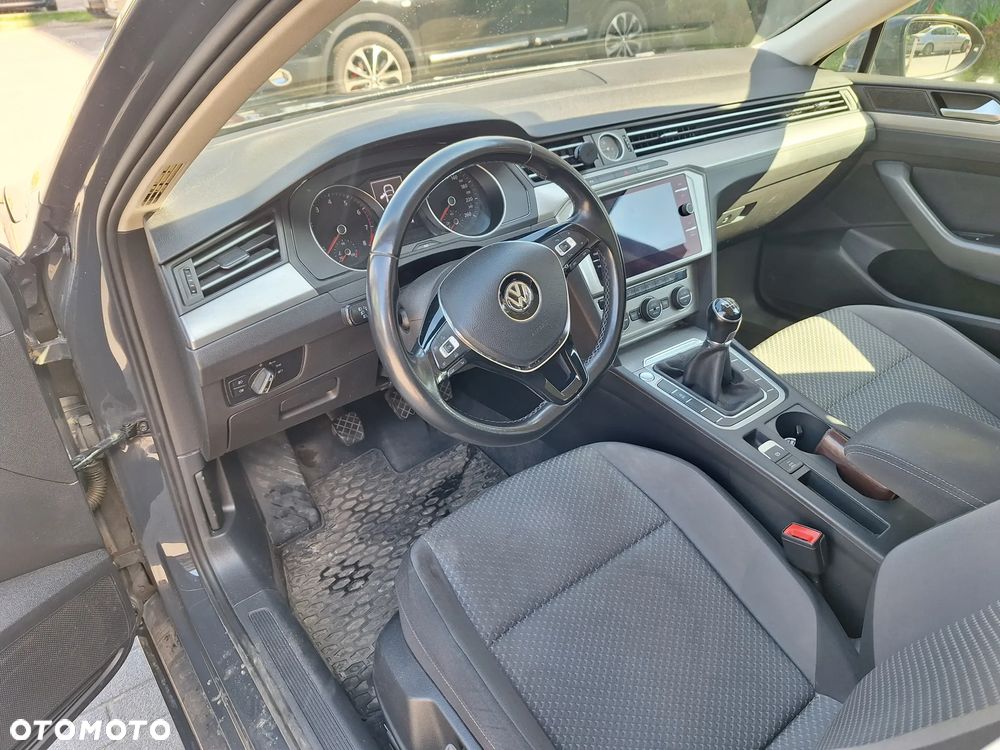 Volkswagen Passat 1.4 TSI BMT Comfortline - 10