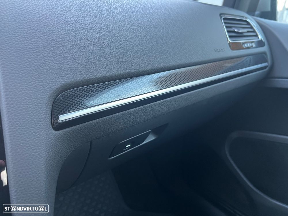 VW Golf 1.6 TDi Highline - 28