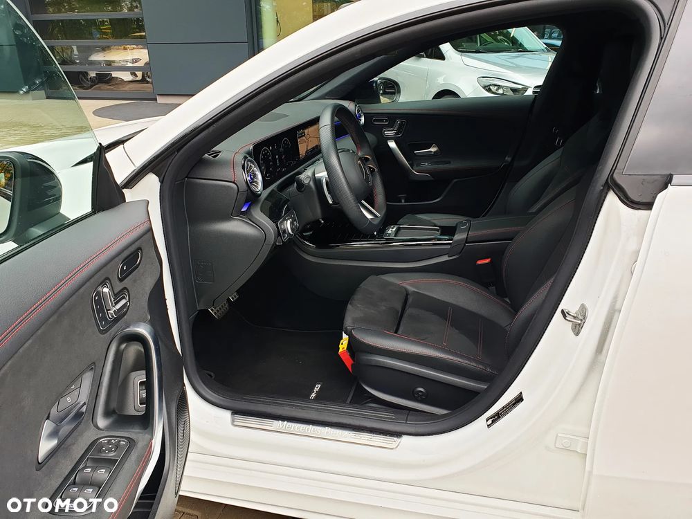 Mercedes-Benz CLA 200 AMG Line 7G-DCT - 13
