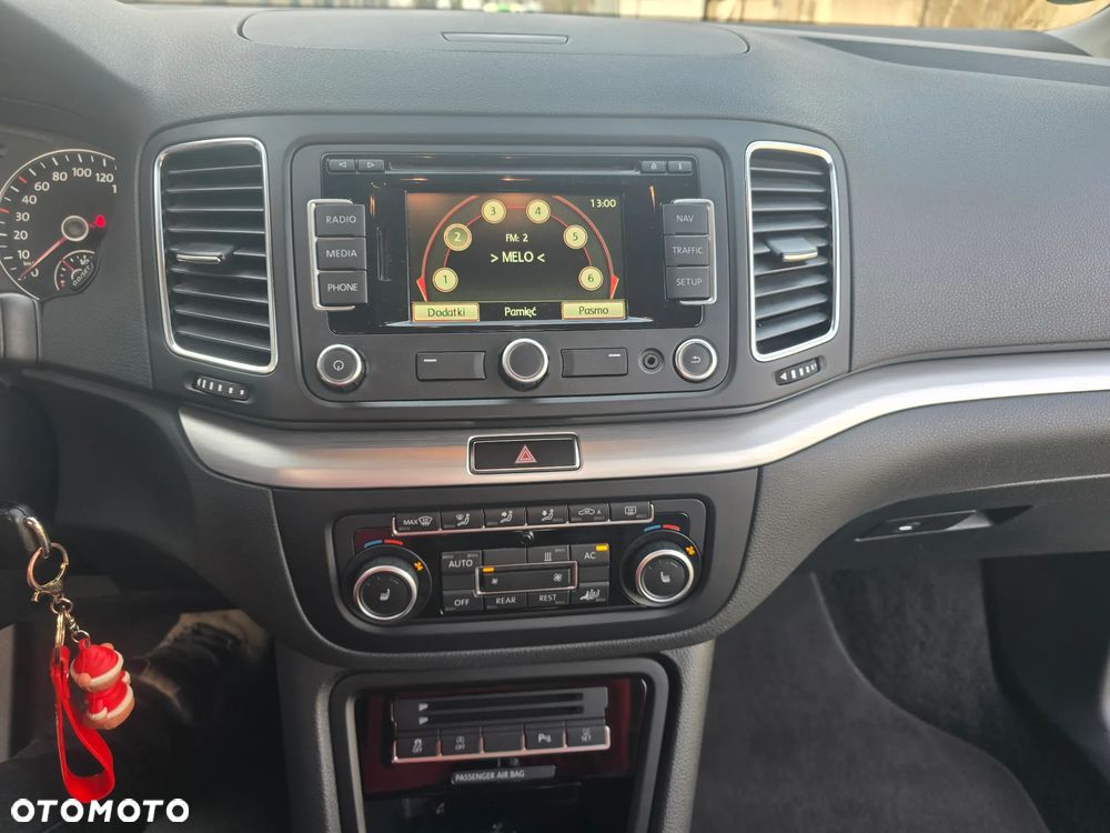 Volkswagen Sharan 2.0 TDI DSG BlueMotion Technology Comfortline - 27