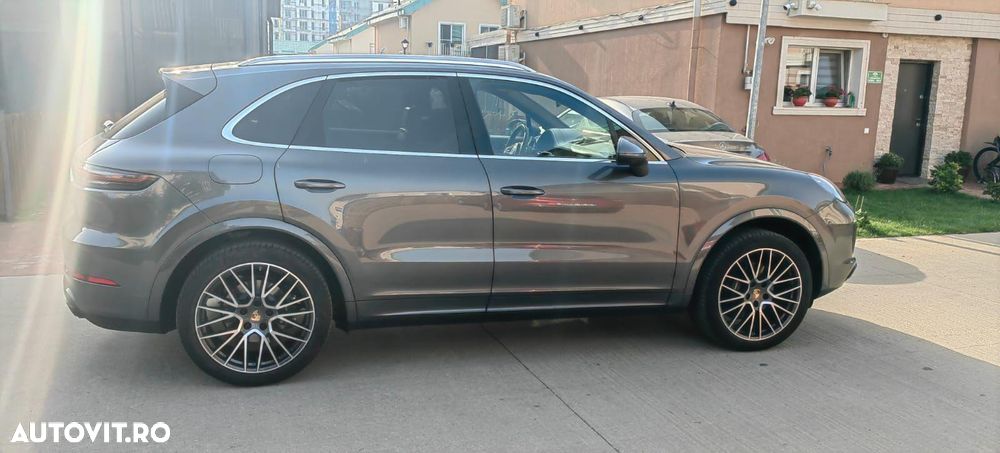 Porsche Cayenne Standard - 1