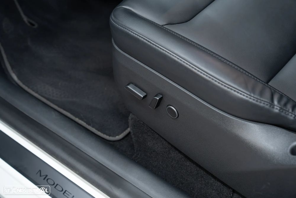 Tesla Model Y Long Range Tração Integral - 22