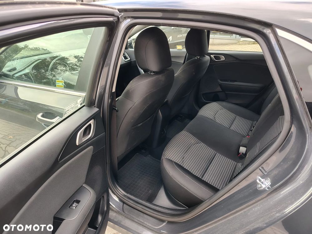 Kia Ceed 1.5 T-GDI M - 10