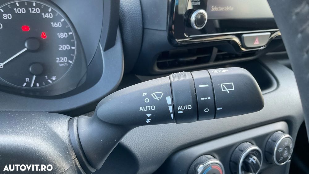 Toyota Yaris 1.5 L Dynamic - 32