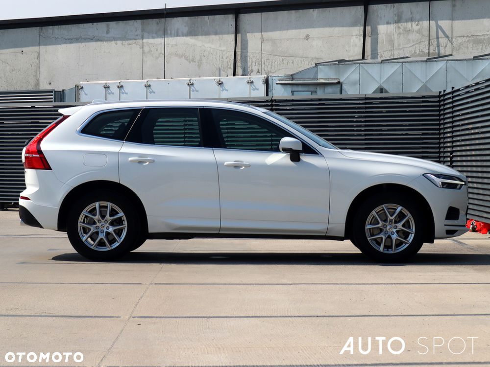 Volvo XC 60 T5 Momentum Pro - 7