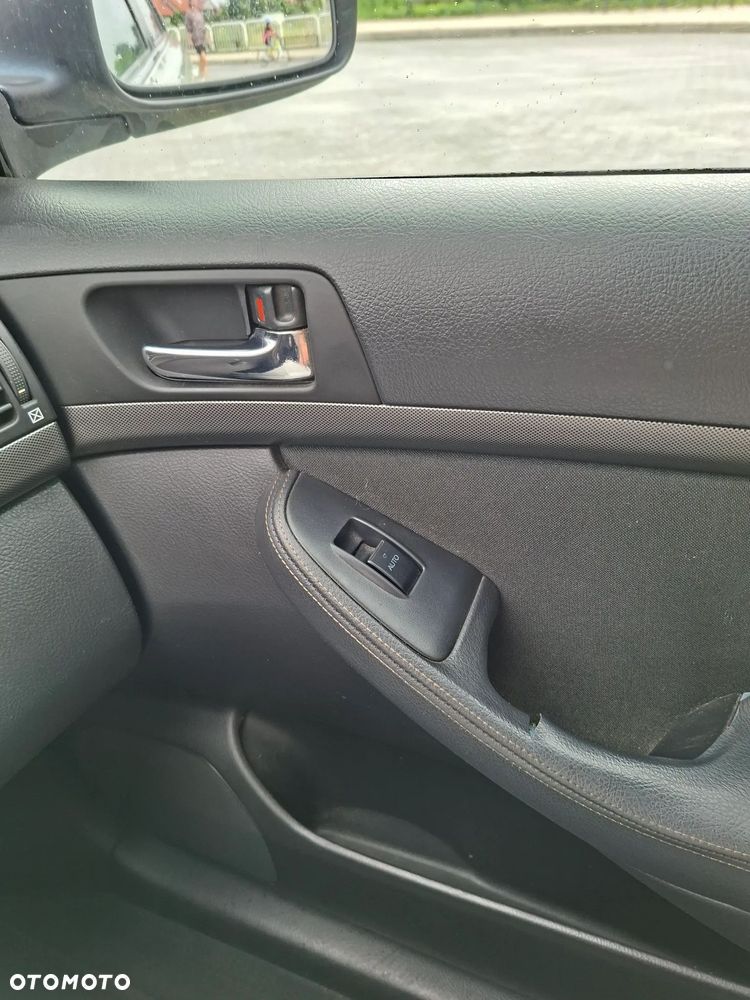 Toyota Avensis 1.8 VVT-i Combi - 25