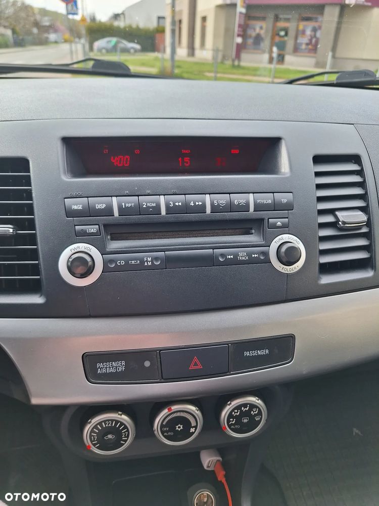 Mitsubishi Lancer 1.5 Invite - 8