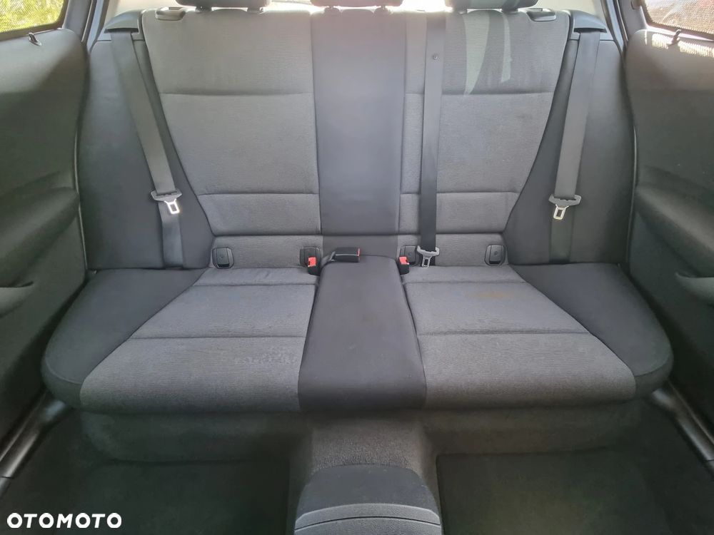 BMW Seria 1 116i - 11