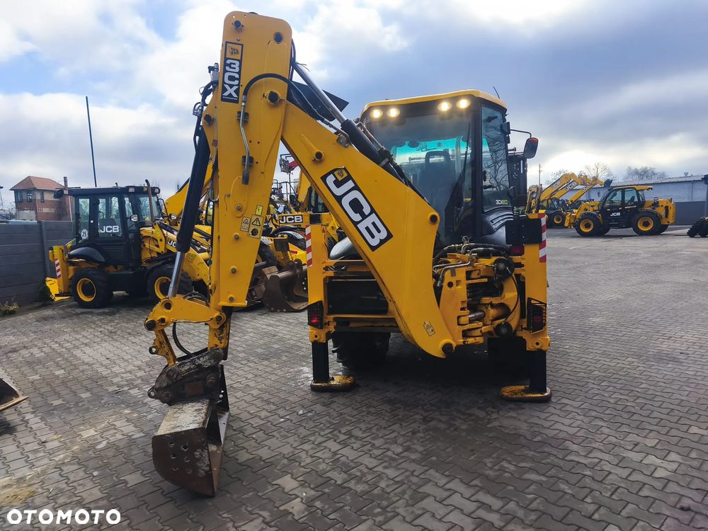 JCB 3CX - 11