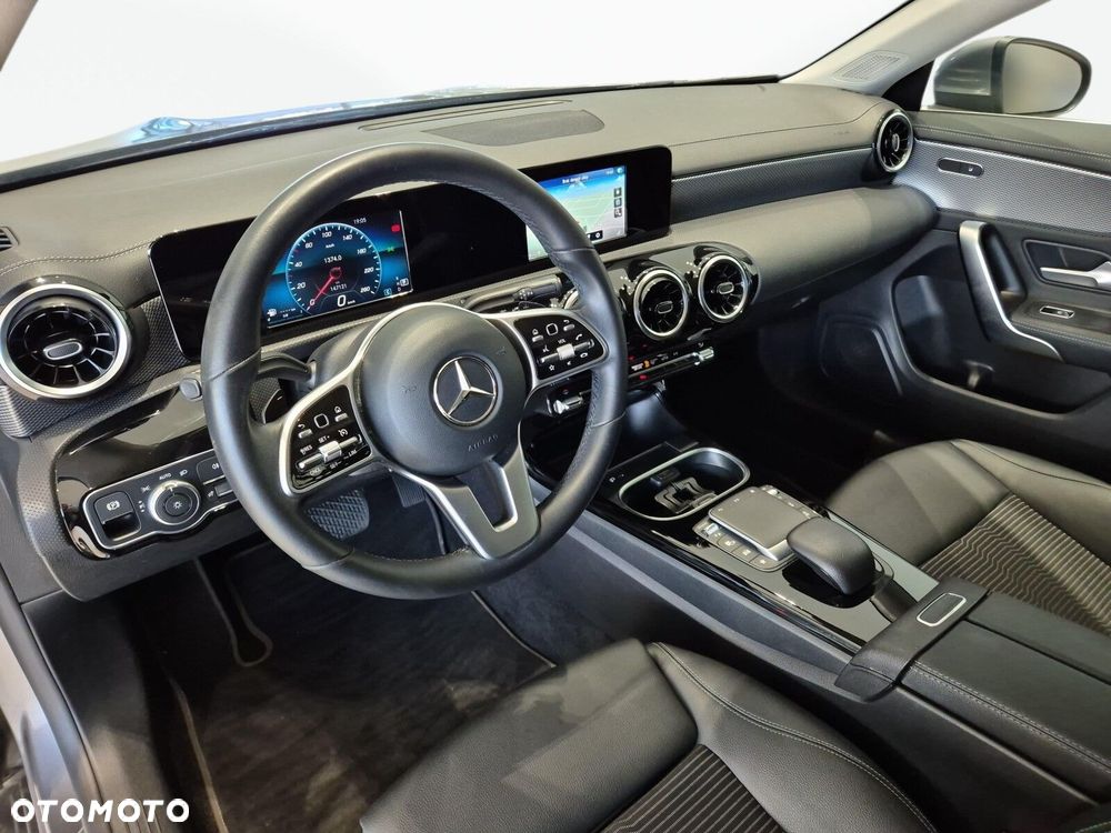 Mercedes-Benz CLA - 12