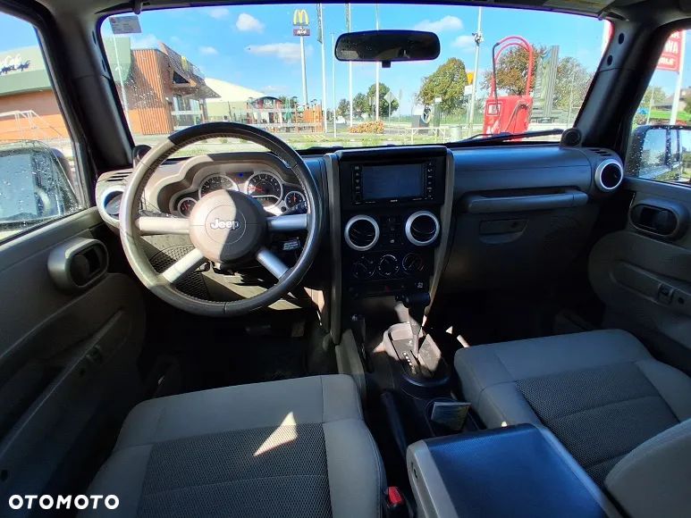Jeep Wrangler Unlimited Hard-Top 3.8 Automatik Sahara - 14
