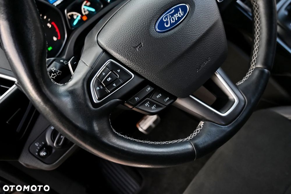 Ford Kuga 2.0 TDCi 4x4 ST-Line - 36