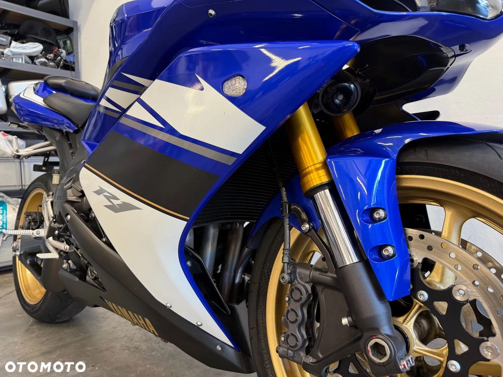 Yamaha R1 - 19