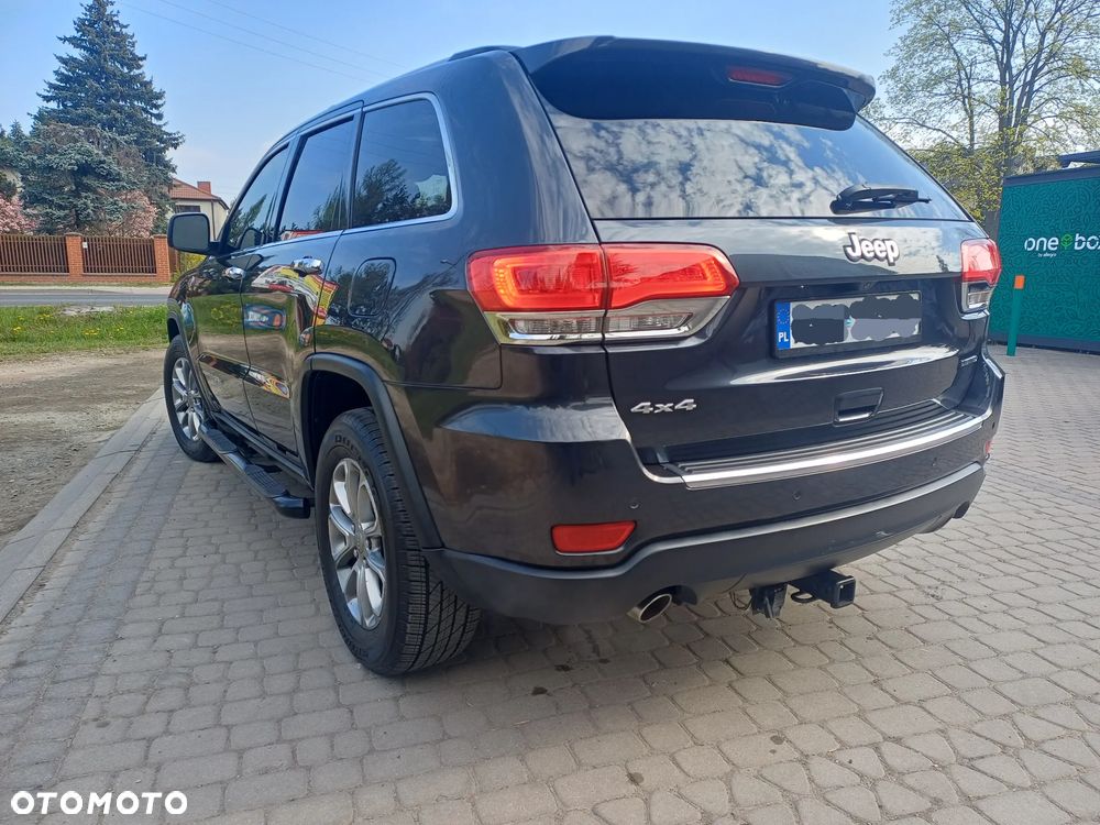 Jeep Grand Cherokee - 12