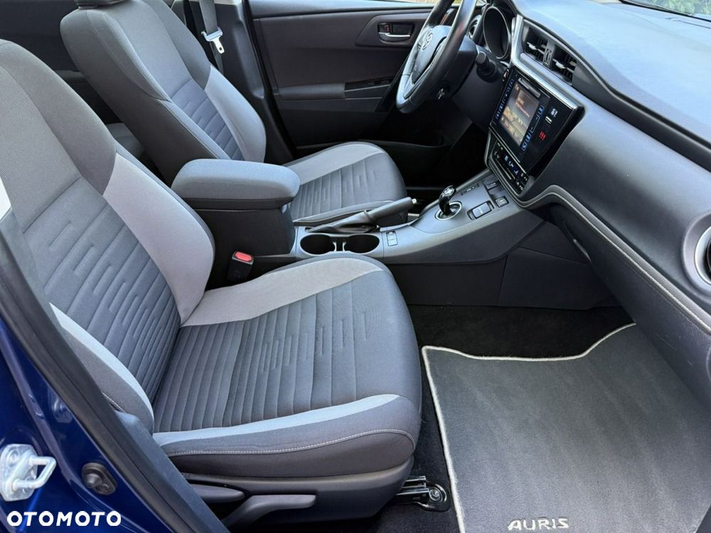 Toyota Auris - 15