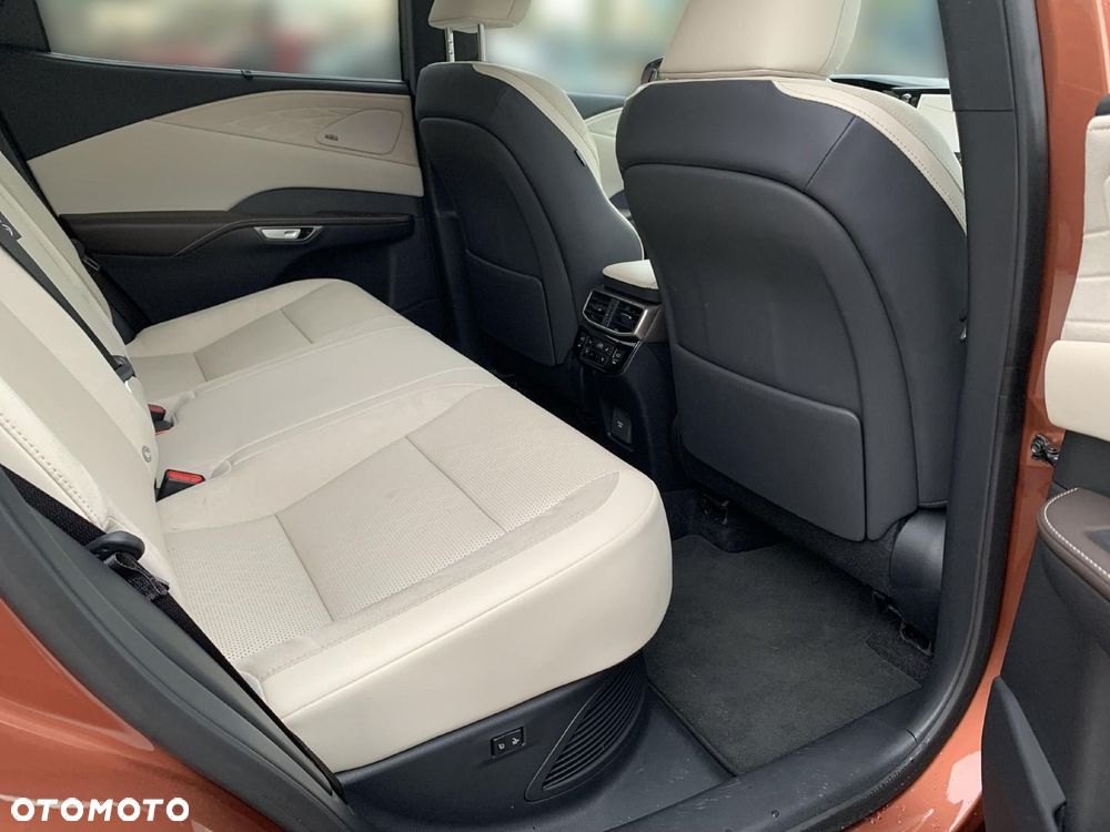 Lexus RX 450h+ Omotenashi - 11