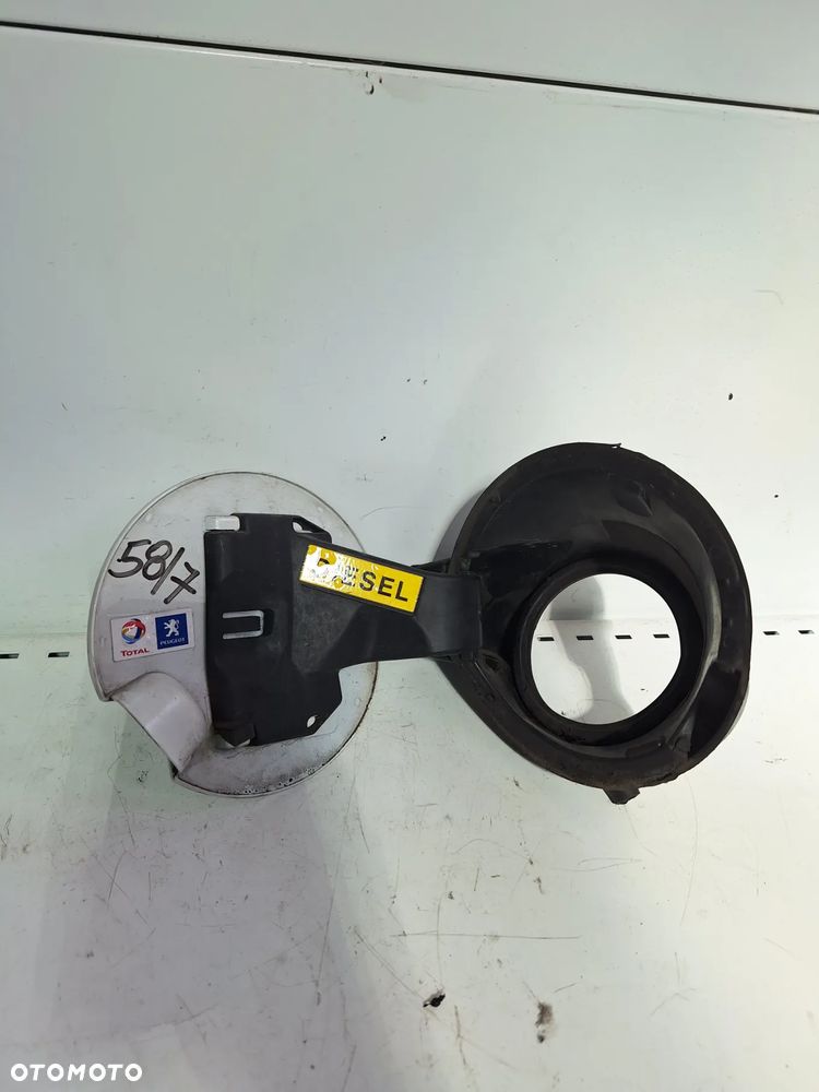 peugeot 5008 klapka wlewu paliwa  KWED (58/7) - 5