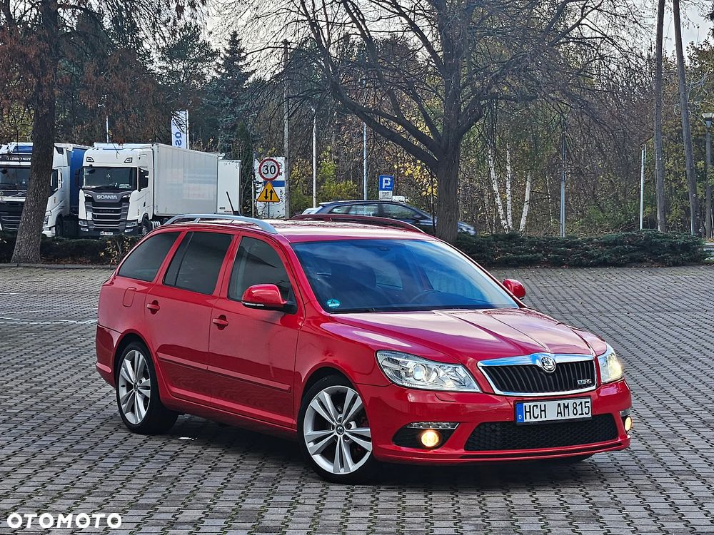 Skoda Octavia 2.0 TSI DSG RS - 12