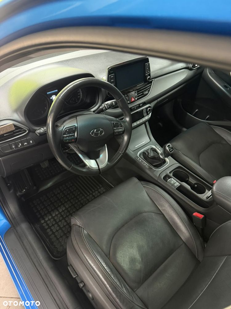 Hyundai i30 1.4 T-GDI Premiere Luxury - 4