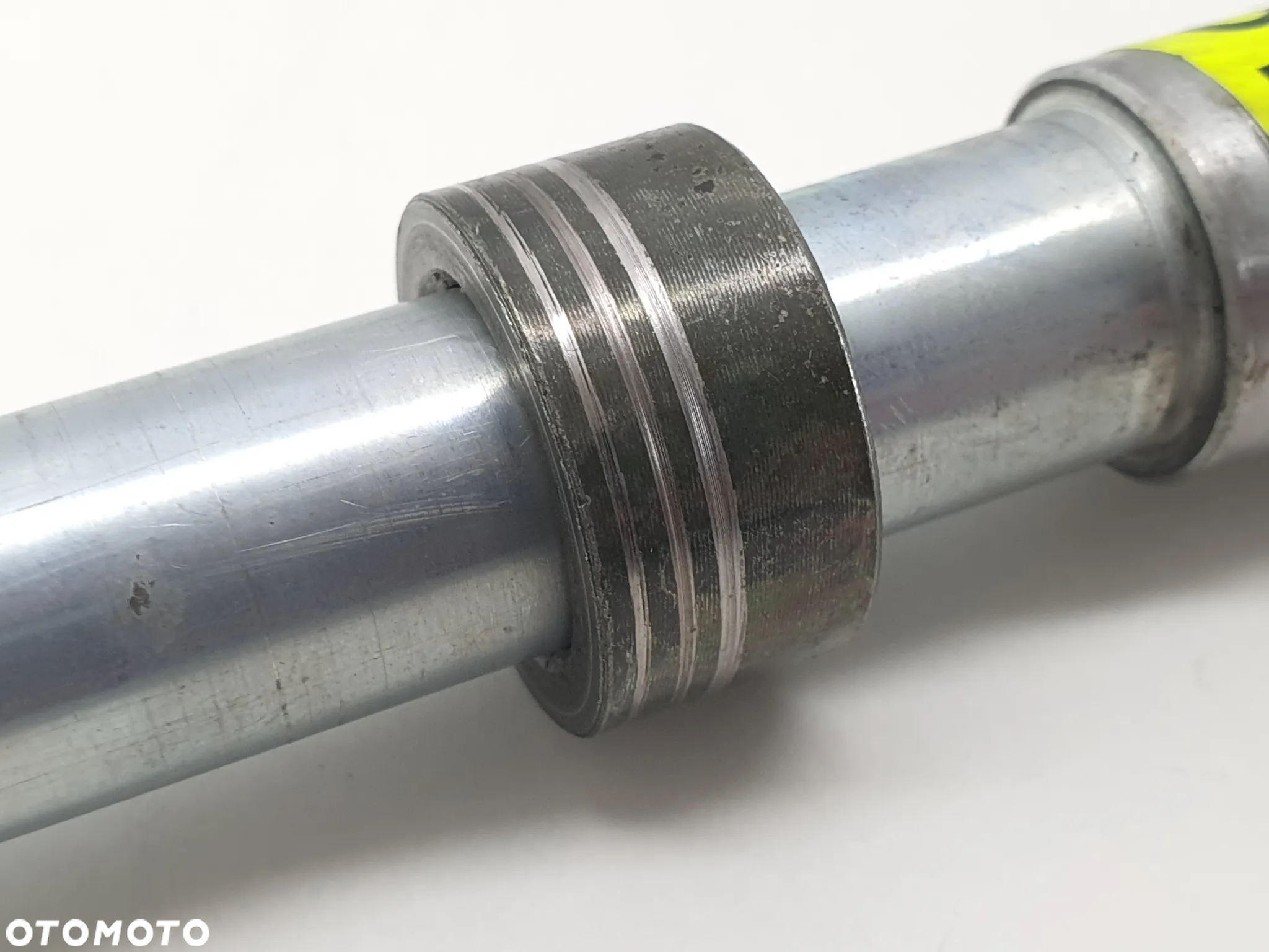 KAWASAKI ER-6N 650 05-08 OŚKA OŚ PRZÓD DYSTANS - 4