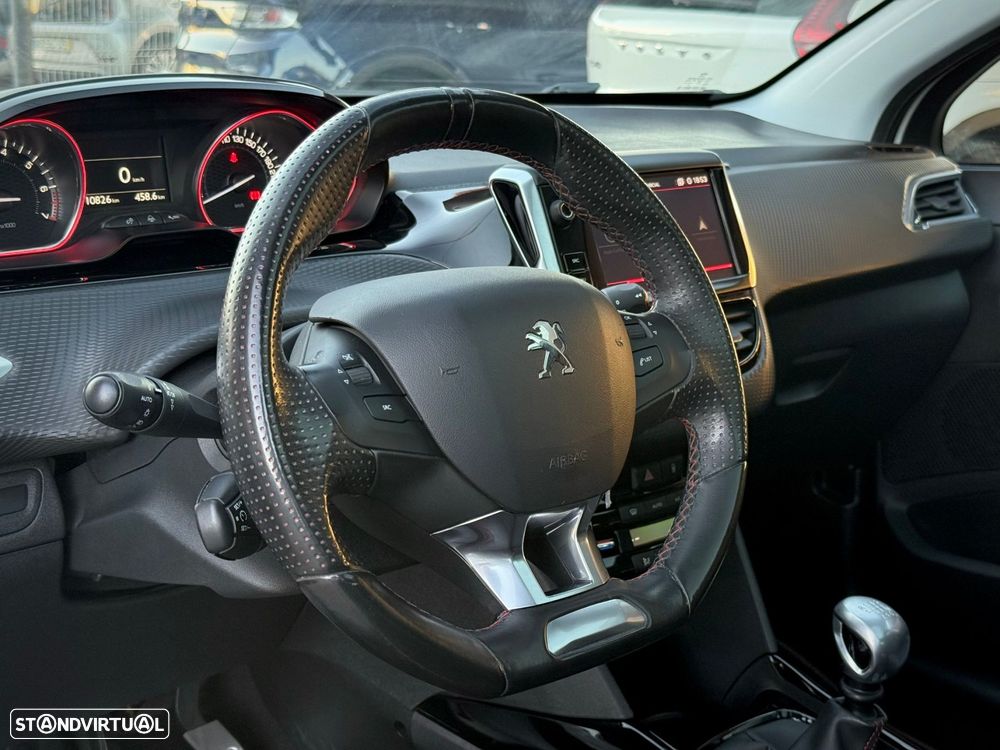 Peugeot 2008 1.2 PureTech GT Line - 8