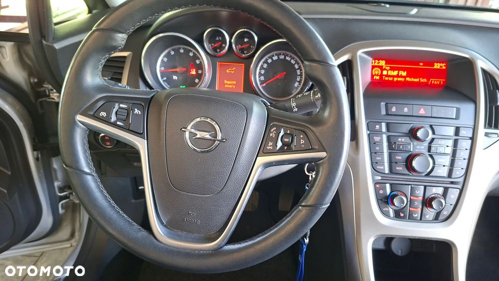 Opel Astra 1.4 Turbo 150 Jahre - 4