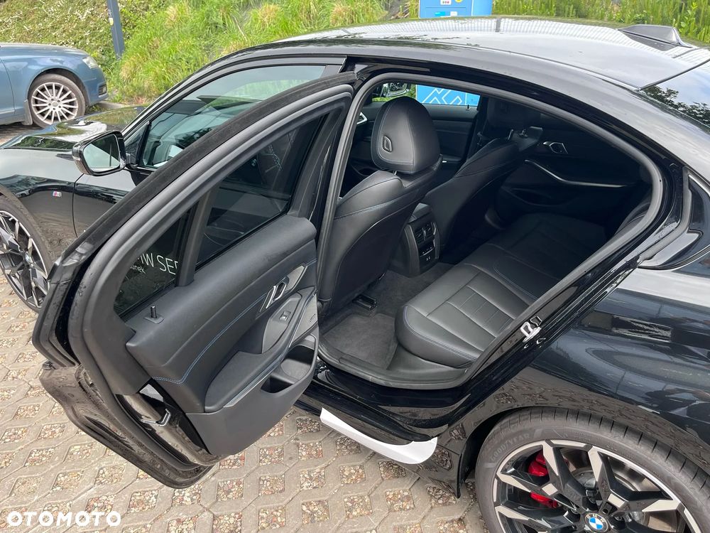 BMW Seria 3 320d xDrive mHEV - 25