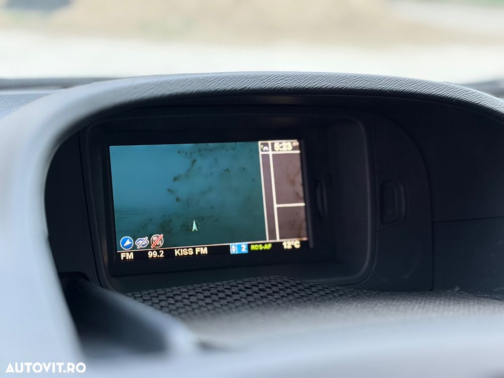 Renault Kangoo ENERGY dCi 110 FAP Start & Stop Grand - 9