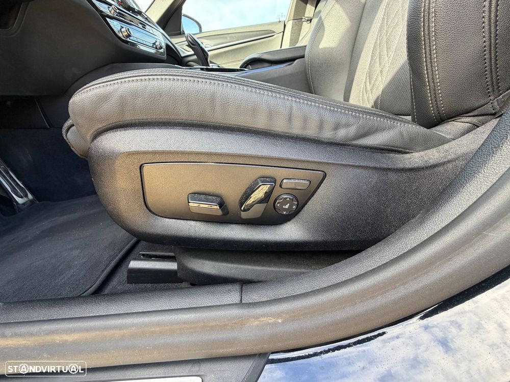 BMW 530 e Pack Desportivo M - 9