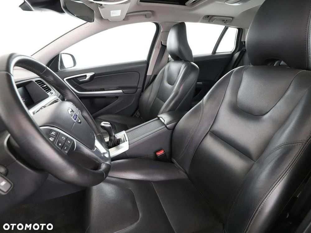 Volvo V60 D2 Summum - 14