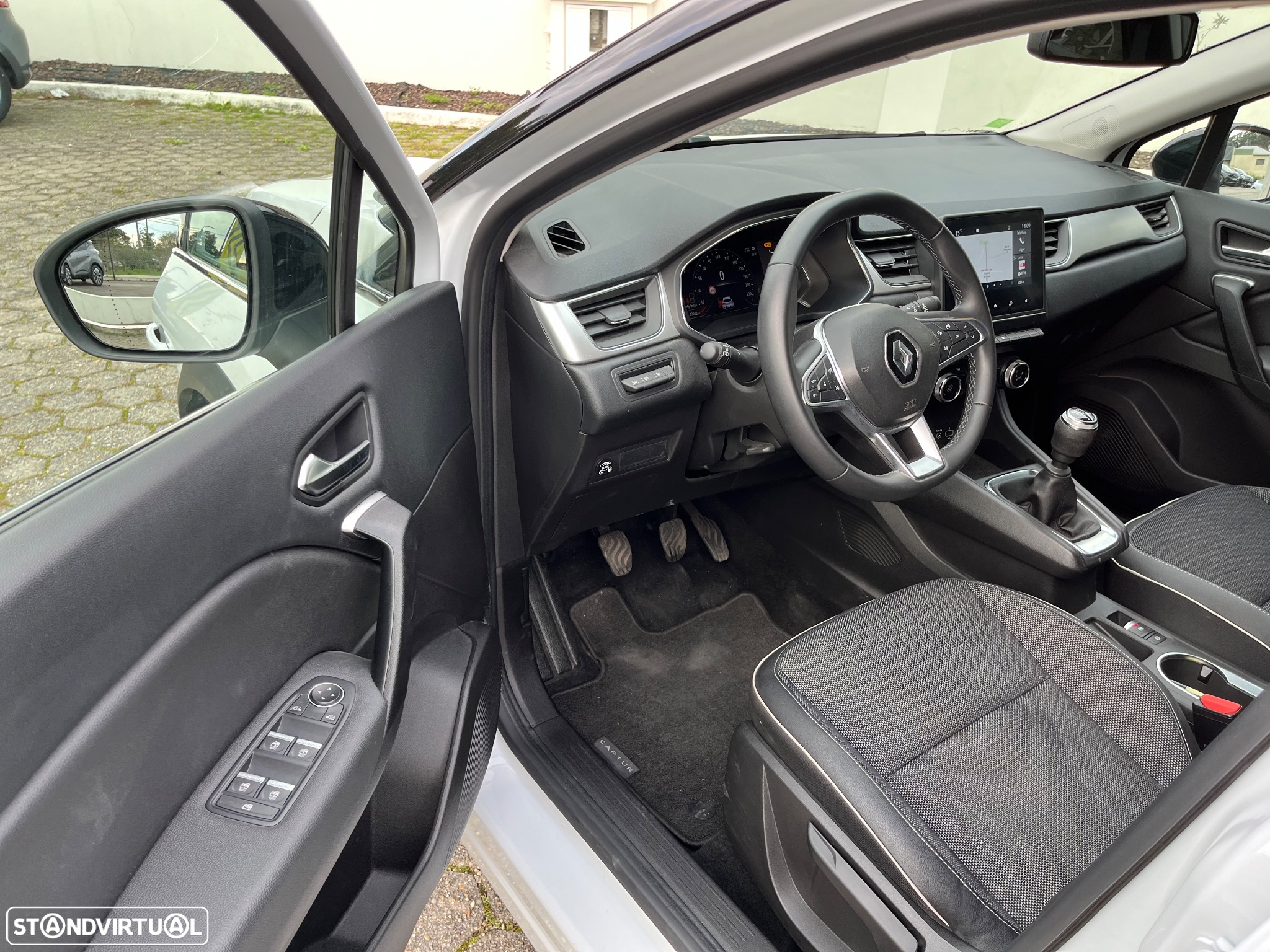 Renault Captur 1.0 TCe Techno Bi-Fuel - 5