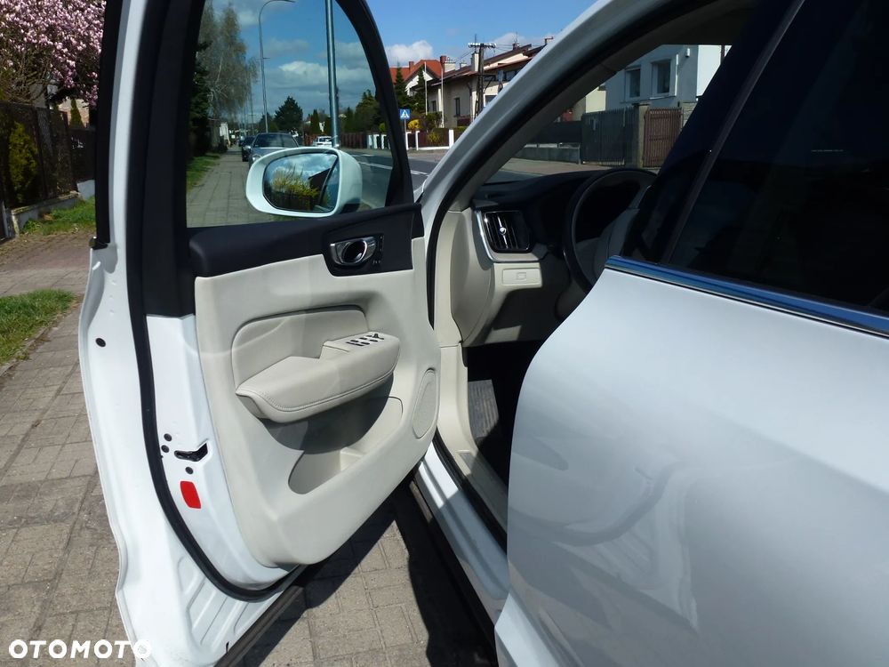 Volvo XC 60 B4 B Plus Bright - 9