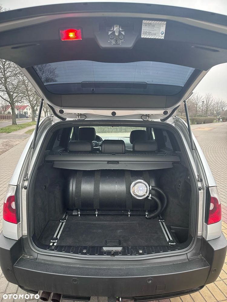 BMW X3 3.0i - 12
