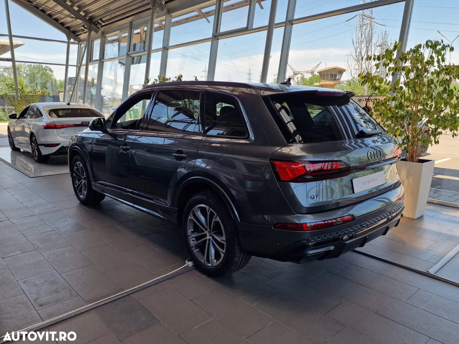 Audi Q7 3.0 55 TFSIe quattro Tiptronic S Line - 5