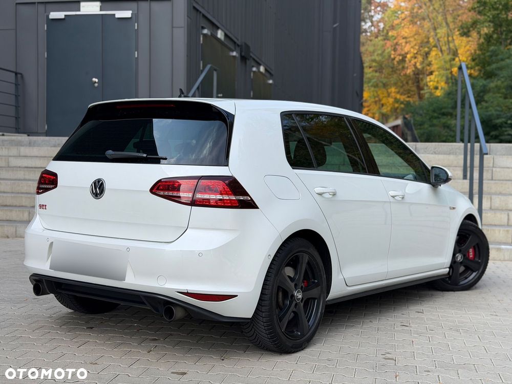 Volkswagen Golf GTI Performance BlueMotion Technology DSG - 14